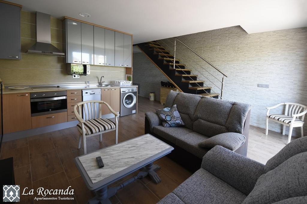 Apartamentos La Rocanda Coca Eksteriør billede