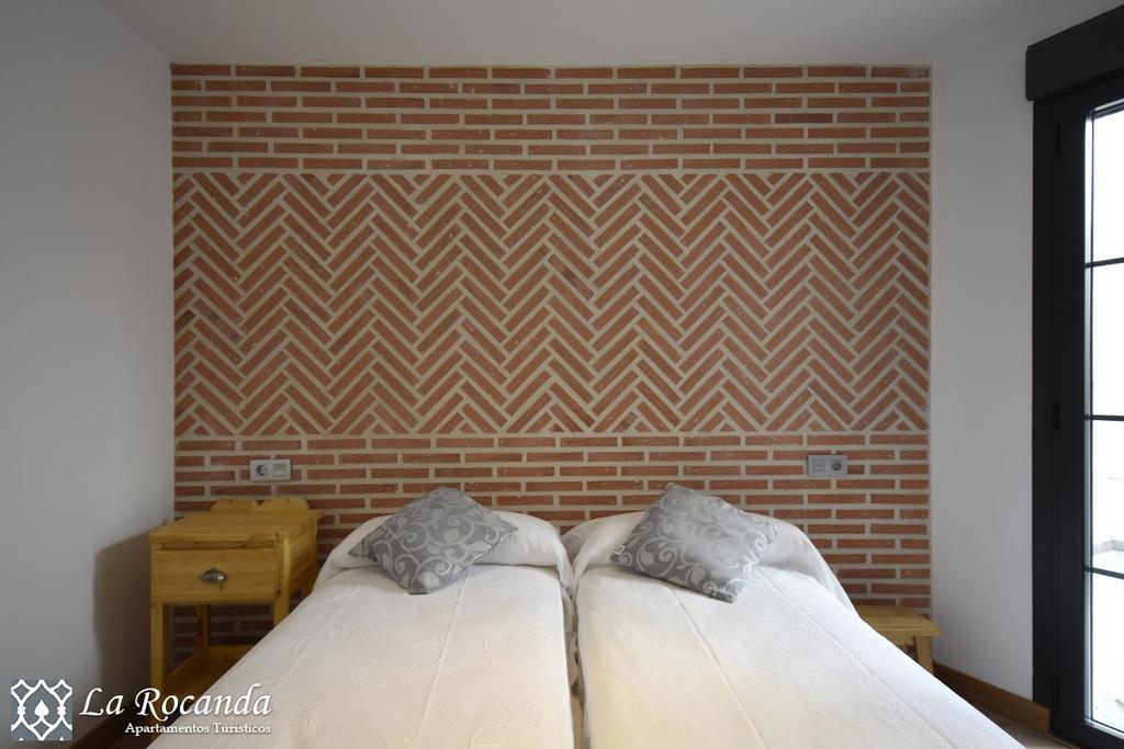 Apartamentos La Rocanda Coca Eksteriør billede