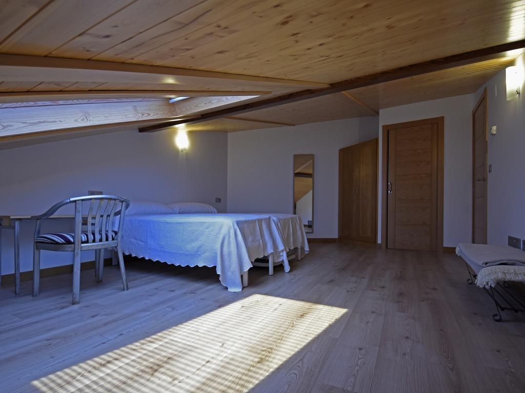 Apartamentos La Rocanda Coca Eksteriør billede